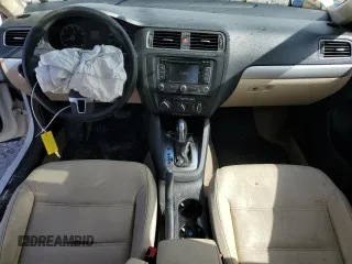 2011 Volkswagen Jetta SEL z VIN 3VWLX7AJ6BM330781, wystawiony jako Copart lot #53636705 z przebiegiem 187 416 mil mil oraz Szkoda całkowita • Salvage title. Historia ofert i sprzedaży dostępna na DreamBid. Obrazek 8.