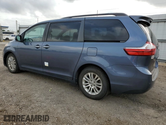 2017 Toyota Sienna XLE Auto Access Seat z VIN 5TDYZ3DC5HS772503, wystawiony jako Copart lot #54207045 z przebiegiem 158 251 mil mil oraz Szkody całkowita. Historia ofert i sprzedaży dostępna na DreamBid. Obrazek 2.