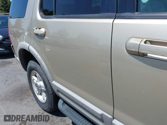 2002 Ford Explorer XLT z VIN 1FMZU73W82ZB78429, wystawiony jako IAAI lot #42583204 z przebiegiem 174 136 mil mil oraz . Historia ofert i sprzedaży dostępna na DreamBid. Obrazek 6.
