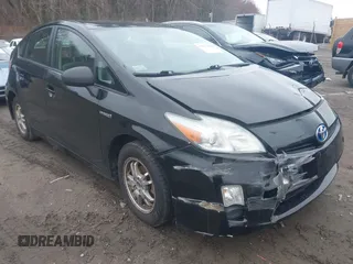 2011 Toyota Prius I with VIN JTDKN3DU2B1385471, listed as a IAAI auction lot 42017682 with 136,304 mi miles. Bid and sale history available at carsss.com. Image 1.