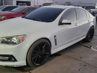 2015 Chevrolet SS z VIN 6G3F15RW8FL105178, wystawiony jako Copart lot #78088154 z przebiegiem 66 631 mil mil oraz Czysty tytuł • Clean title. Historia ofert i sprzedaży dostępna na DreamBid. Obrazek 2.