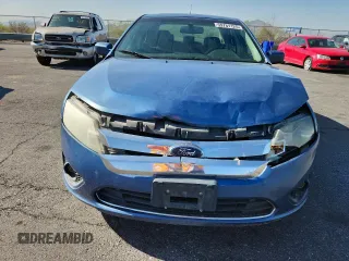 2010 Ford Fusion SE z VIN 3FAHP0HA1AR138892, wystawiony jako Copart lot #59781125 z przebiegiem 157 900 mil mil oraz Szkoda całkowita • Salvage title. Historia ofert i sprzedaży dostępna na DreamBid. Obrazek 5.