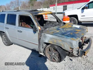 2009 Jeep Patriot Limited z VIN 1J4FF48B89D169835, wystawiony jako IAAI lot #41844174 z przebiegiem Nie podano mil oraz . Historia ofert i sprzedaży dostępna na DreamBid. Obrazek 1.