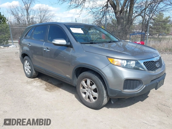 2011 Kia Sorento LX with VIN 5XYKTCA1XBG032086, listed as a IAAI auction lot 42026859 with 177,449 mi miles. Bid and sale history available at carsss.com. Image 1.