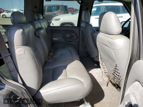 1999 GMC Yukon with VIN 1GKEC13R9XJ805842, listed as a Copart auction lot 48952625 with 259,149 mi miles and Clean Title. Bid and sale history available at carsss.com. Image 11.