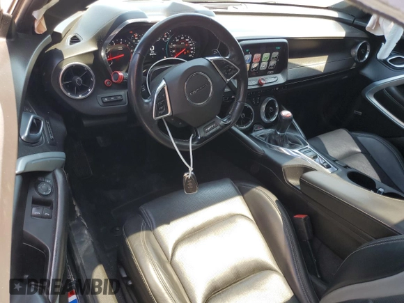 2017 Chevrolet Camaro 2SS z VIN 1G1FG1R79H0212394, wystawiony jako Copart lot #54719485 z przebiegiem 91 271 mil mil oraz Szkoda całkowita • Salvage title. Historia ofert i sprzedaży dostępna na DreamBid. Obrazek 8.