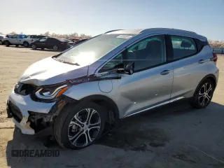 2019 Chevrolet Bolt EV 2LT z VIN 1G1FX6S02K4146748, wystawiony jako Copart lot #44066604 z przebiegiem 45 313 mil mil oraz . Historia ofert i sprzedaży dostępna na DreamBid. Obrazek 1.