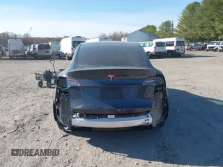 2024 Tesla Model Y with VIN 7SAYGDED3RF092501, listed as a IAAI auction lot 40820923 with 4,688 mi miles and . Bid and sale history available at DreamBid. Image 16.
