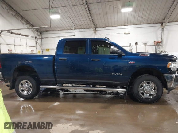 2020 Ram 2500 Tradesman with VIN 3C6UR5CJ4LG230141, listed as a IAAI auction lot 41571660 with 62,364 mi miles. Bid and sale history available at carsss.com. Image 13.