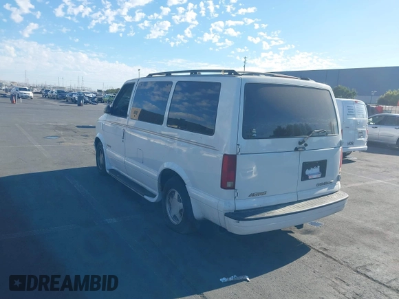 2002 Chevrolet Astro with VIN 1GNDM19X72B125295, listed as a IAAI auction lot 40714590 with 190,607 mi miles. Bid and sale history available at carsss.com. Image 3.
