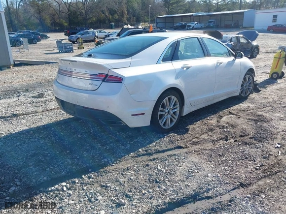 2016 Lincoln MKZ with VIN 3LN6L2G97GR627074, listed as a IAAI auction lot 41257387 with 211,724 mi miles. Bid and sale history available at carsss.com. Image 4.