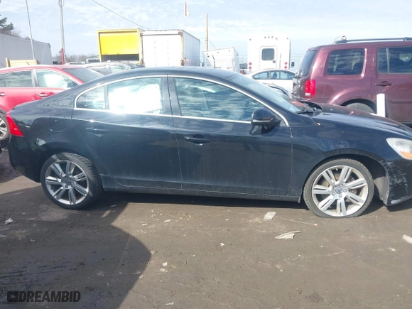 2013 Volvo S60 T6 R-Design Platinum with VIN YV1902FH4D1205833, listed as a IAAI auction lot 41609805 with 202,537 mi miles. Bid and sale history available at carsss.com. Image 13.