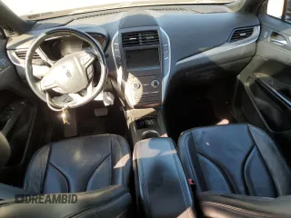 2017 Lincoln MKC Reserve with VIN 5LMTJ3DH6HUL31707, listed as a Copart auction lot 57419335 with 82,853 mi miles and Salvage title. Bid and sale history available at DreamBid. Image 8.