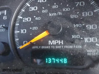 2000 Chevrolet Silverado 2500 LT with VIN 1GCGK29U0YE331086, listed as a IAAI auction lot 41973282 with 137,448 mi miles. Bid and sale history available at carsss.com. Image 15.