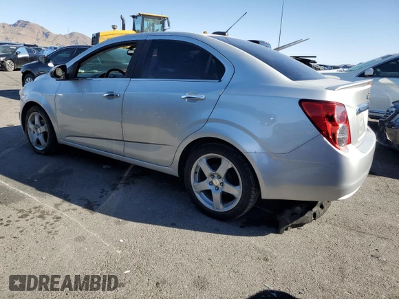 2015 Chevrolet Sonic LTZ z VIN 1G1JE5SBXF4100957, wystawiony jako Copart lot #46515715 z przebiegiem 117 258 mil mil oraz Czysty tytuł • Clean title. Historia ofert i sprzedaży dostępna na DreamBid. Obrazek 2.