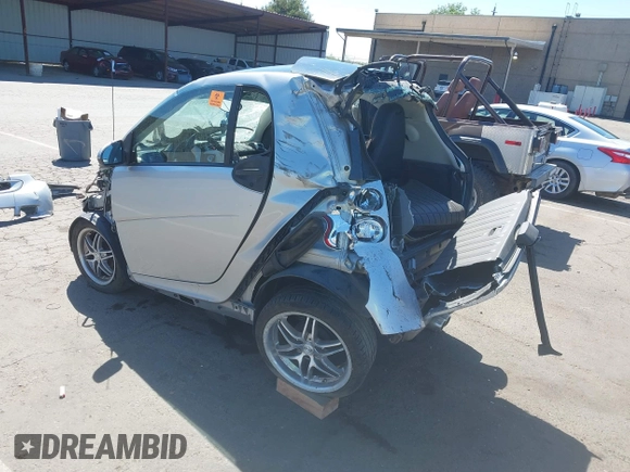 2009 Smart fortwo Pure with VIN WMEEJ31X09K282711, listed as a IAAI auction lot 42164223 with Not provided miles and . Bid and sale history available at DreamBid. Image 3.