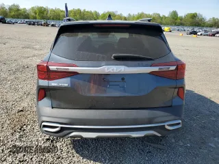 2022 Kia Seltos S z VIN KNDEUCAA1N7304259, wystawiony jako Copart lot #55356995 z przebiegiem 31 549 mil mil oraz Szkoda całkowita • Salvage title. Historia ofert i sprzedaży dostępna na DreamBid. Obrazek 6.