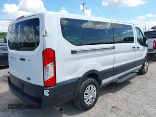 2023 Ford Transit Passenger XL z VIN 1FBAX2Y8XPKA68850, wystawiony jako IAAI lot #42603923 z przebiegiem 37 840 mil mil oraz . Historia ofert i sprzedaży dostępna na DreamBid. Obrazek 4.