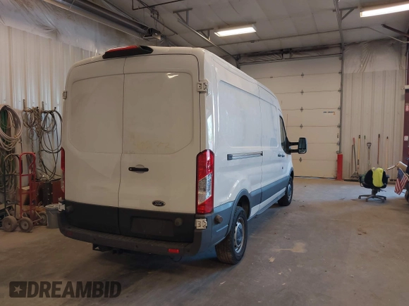 2018 Ford Transit z VIN 1FTBW2CM7JKA87273, wystawiony jako IAAI lot #42240277 z przebiegiem 80 226 mil mil oraz . Historia ofert i sprzedaży dostępna na DreamBid. Obrazek 4.