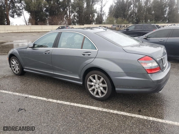 2009 Mercedes-Benz S-Class 5.5L V8 with VIN WDDNG71X09A258635, listed as a Copart auction lot 45342355 with 177,566 mi miles and Clean Title. Bid and sale history available at carsss.com. Image 2.