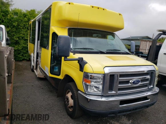 2019 Ford E-Series Commercial z VIN 1FDEE4F66KDC56080, wystawiony jako Copart lot #42263015 z przebiegiem Nie podano mil oraz Czysty tytuł • Clean title. Historia ofert i sprzedaży dostępna na DreamBid. Obrazek 4.