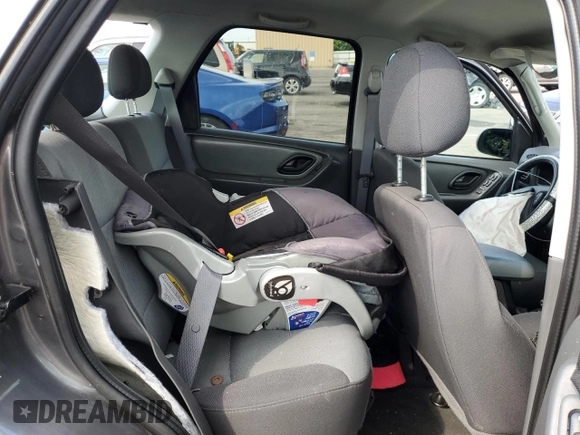 2004 Ford Escape XLS with VIN 1FMYU02124DA10326, listed as a Copart auction lot 42523165 with 3,579 mi miles and Salvage Title. Bid and sale history available at DreamBid. Image 11.