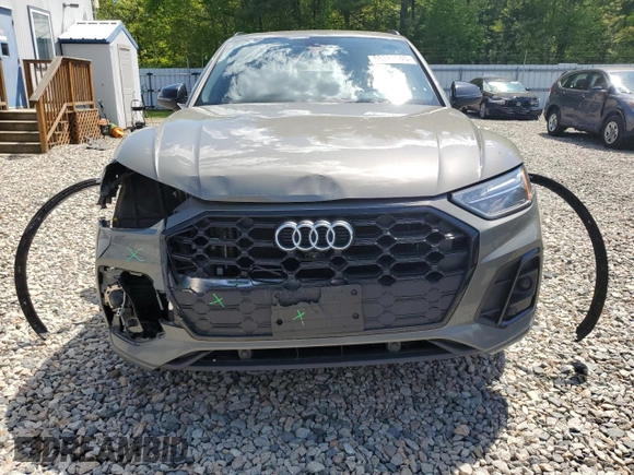 2023 Audi SQ5 Premium Plus z VIN WA1B4AFY4P2083151, wystawiony jako Copart lot #58185645 z przebiegiem 57 751 mil mil oraz Szkoda całkowita • Salvage title. Historia ofert i sprzedaży dostępna na DreamBid. Obrazek 5.