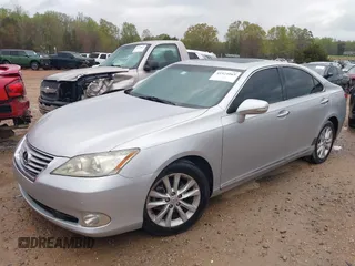 2010 Lexus ES with VIN JTHBK1EG2A2401553, listed as a IAAI auction lot 41924065 with 228,784 mi miles. Bid and sale history available at carsss.com. Image 2.