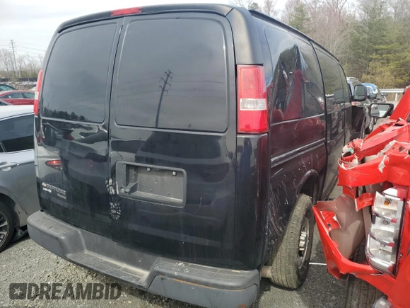 2016 Chevrolet Express Cargo Van with VIN 1GCWGAFGXG1158950, listed as a Copart auction lot 44547015 with 195,445 mi miles and Salvage Title. Bid and sale history available at carsss.com. Image 3.