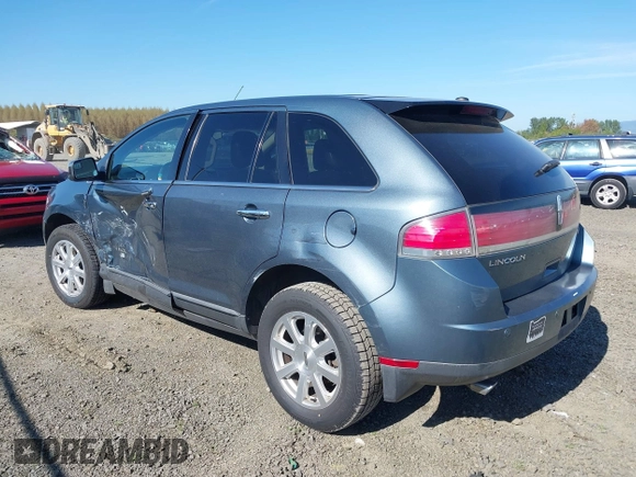 2010 Lincoln MKX z VIN 2LMDJ6JC2ABJ29254, wystawiony jako IAAI lot #42056212 z przebiegiem 98 195 mil mil oraz . Historia ofert i sprzedaży dostępna na DreamBid. Obrazek 3.