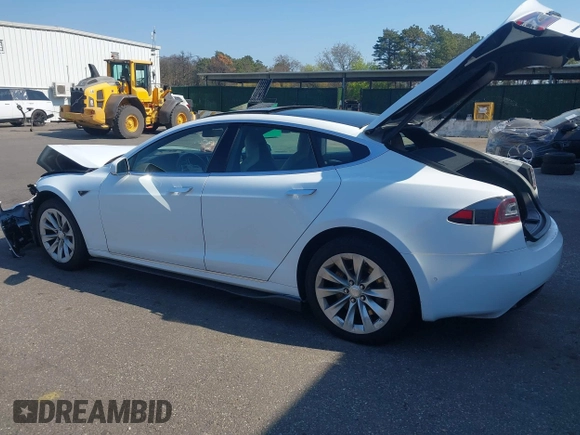 2016 Tesla Model S 90D with VIN 5YJSA1E26GF147327, listed as a IAAI auction lot 42077766 with 89,502 mi miles and . Bid and sale history available at DreamBid. Image 3.