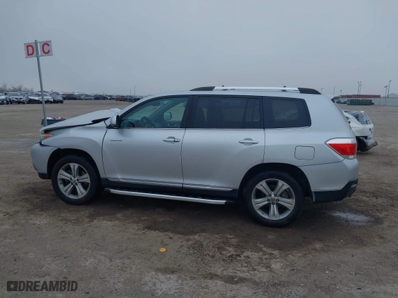 2013 Toyota Highlander Limited with VIN 5TDYK3EH3DS105986, listed as a IAAI auction lot 41506441 with 173,711 mi miles. Bid and sale history available at carsss.com. Image 15.