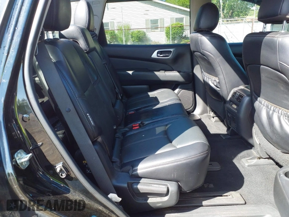 2020 Nissan Pathfinder Platinum z VIN 5N1DR2DM6LC580398, wystawiony jako IAAI lot #42224602 z przebiegiem 85 297 mil mil oraz . Historia ofert i sprzedaży dostępna na DreamBid. Obrazek 8.