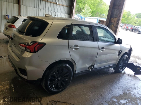 2024 Mitsubishi Outlander S z VIN JA4ARUAU3RU011318, wystawiony jako Copart lot #57679855 z przebiegiem 25 882 mil mil oraz Szkoda całkowita • Salvage title. Historia ofert i sprzedaży dostępna na DreamBid. Obrazek 3.