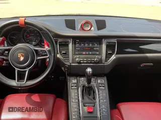 2018 Porsche Macan Turbo z VIN WP1AF2A52JLB70657, wystawiony jako Copart lot #51688145 z przebiegiem 47 299 mil mil oraz Szkoda całkowita • Salvage title. Historia ofert i sprzedaży dostępna na DreamBid. Obrazek 9.