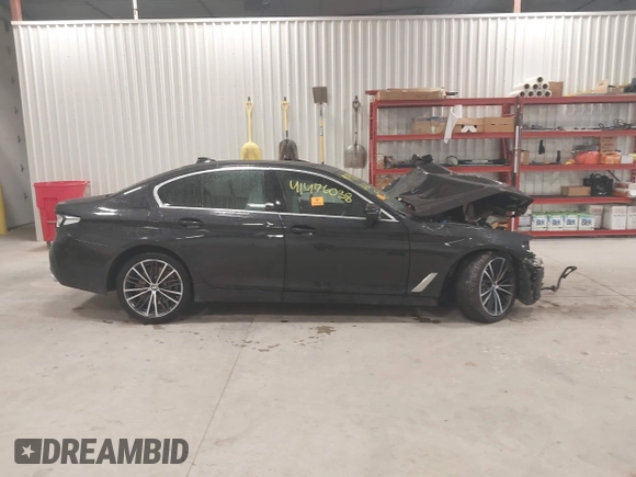 2022 BMW 5 Series 540i xDrive with VIN WBA73BJ09NWX56346, listed as a IAAI auction lot 41476038 with Not provided miles and . Bid and sale history available at DreamBid. Image 12.