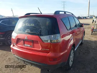 2013 Mitsubishi Outlander SE z VIN JA4JT3AWXDU019597, wystawiony jako IAAI lot #42092622 z przebiegiem 209 093 mil mil oraz . Historia ofert i sprzedaży dostępna na DreamBid. Obrazek 4.