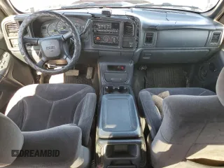 2001 GMC New Sierra 1500 SL with VIN 1GTEC19V91Z170484, listed as a Copart auction lot 43427915 with 357,362 mi miles and Clean Title. Bid and sale history available at carsss.com. Image 8.