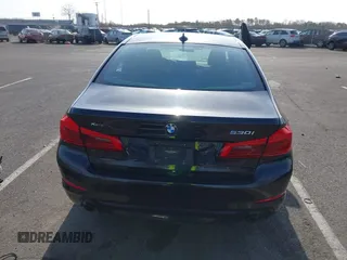 2018 BMW 5 Series 530i xDrive с VIN WBAJA7C55JWA71551, выставлен на аукционе IAAI как лот 41779459 с пробегом 155 424 миль миль и . История ставок и продаж доступна на DreamBid. Изображение 17.