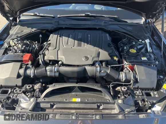 2019 Jaguar XE with VIN SAJAG4FV7KCP48855, listed as a Copart auction lot 48998825 with 98,923 mi miles and Clean Title. Bid and sale history available at DreamBid. Image 7.