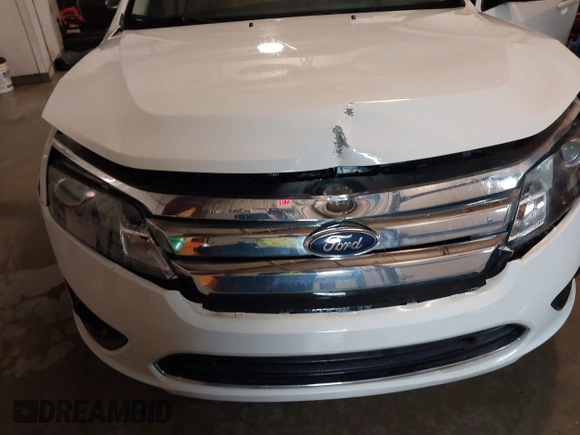 2011 Ford Fusion S with VIN 3FAHP0GA4BR304390, listed as a IAAI auction lot 41729092 with 40,490 mi miles. Bid and sale history available at carsss.com. Image 6.