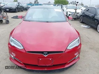 2019 Tesla Model S 100D z VIN 5YJSA1E46KF332066, wystawiony jako IAAI lot #42189828 z przebiegiem 55 751 mil mil oraz . Historia ofert i sprzedaży dostępna na DreamBid. Obrazek 12.