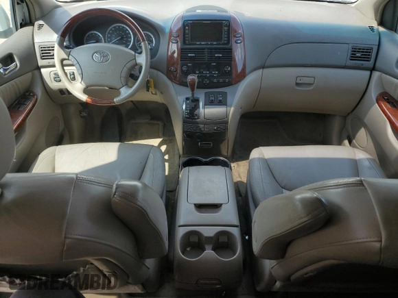 2005 Toyota Sienna XLE with VIN 5TDBA22C95S037691, listed as a Copart auction lot 54013205 with 155,209 mi miles and Salvage title. Bid and sale history available at DreamBid. Image 8.