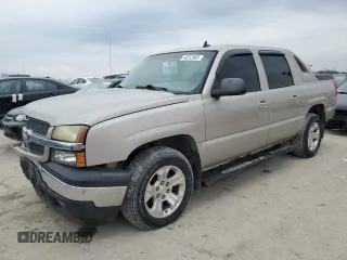 2006 Chevrolet Avalanche LT with VIN 3GNEC12Z26G196680, listed as a Copart auction lot 44012585 with 209,863 mi miles and Salvage Title. Bid and sale history available at carsss.com. Image 1.