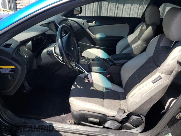 2013 Hyundai Genesis Coupe 2.0T z VIN KMHHT6KD4DU110590, wystawiony jako Copart lot #52810485 z przebiegiem 95 486 mil mil oraz Szkoda całkowita • Salvage title. Historia ofert i sprzedaży dostępna na DreamBid. Obrazek 7.