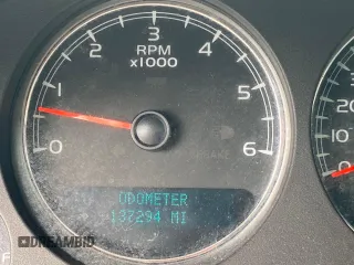 2007 Chevrolet Tahoe LTZ z VIN 1GNFK13007R118200, wystawiony jako Copart lot #61613185 z przebiegiem 137 294 mil mil oraz Czysty tytuł • Clean title. Historia ofert i sprzedaży dostępna na DreamBid. Obrazek 8.
