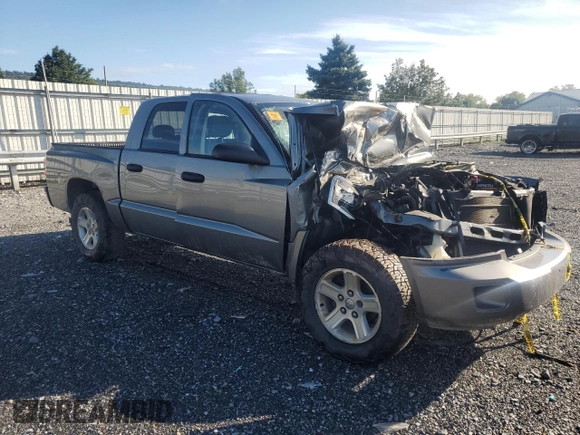 2010 Dodge Dakota Bighorn/Lonestar z VIN 1D7CE3GK0AS228194, wystawiony jako Copart lot #67747754 z przebiegiem 163 139 mil mil oraz Szkoda całkowita • Salvage title. Historia ofert i sprzedaży dostępna na DreamBid. Obrazek 4.