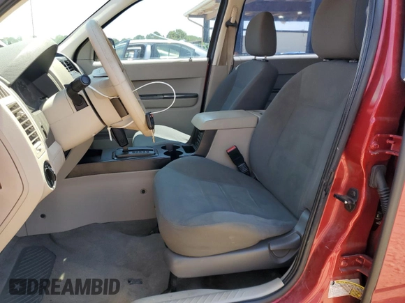 2008 Ford Escape XLS с VIN 1FMCU02Z68KA33982, выставлен на аукционе Copart как лот 61869715 с пробегом 215 800 миль миль и Списание • Salvage title. История ставок и продаж доступна на DreamBid. Изображение 7.