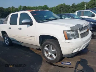 2012 Chevrolet Avalanche LT with VIN 3GNMCFE02CG126632, listed as a IAAI auction lot 42400163 with 210,993 mi miles and . Bid and sale history available at DreamBid. Image 1.