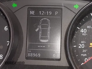 2018 Volkswagen Passat SE z VIN 1VWBA7A34JC016240, wystawiony jako IAAI lot #42339094 z przebiegiem 88 969 mil mil oraz . Historia ofert i sprzedaży dostępna na DreamBid. Obrazek 15.